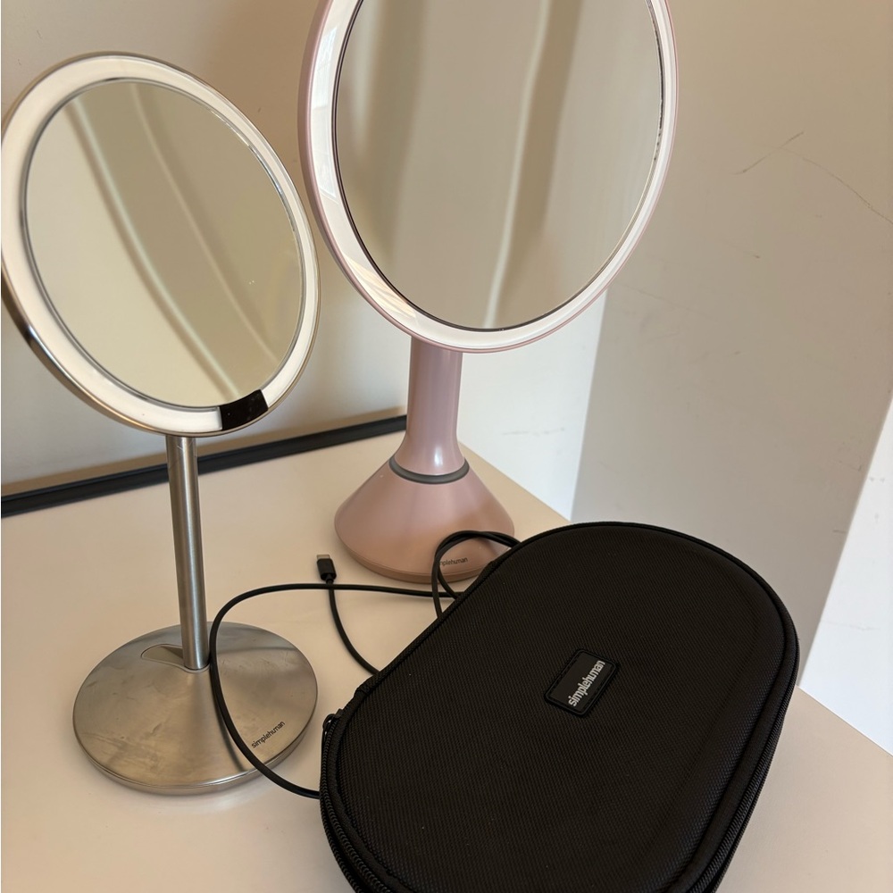 Simple Human travel mirror magnifier and vanity mirror with Black Travel Case